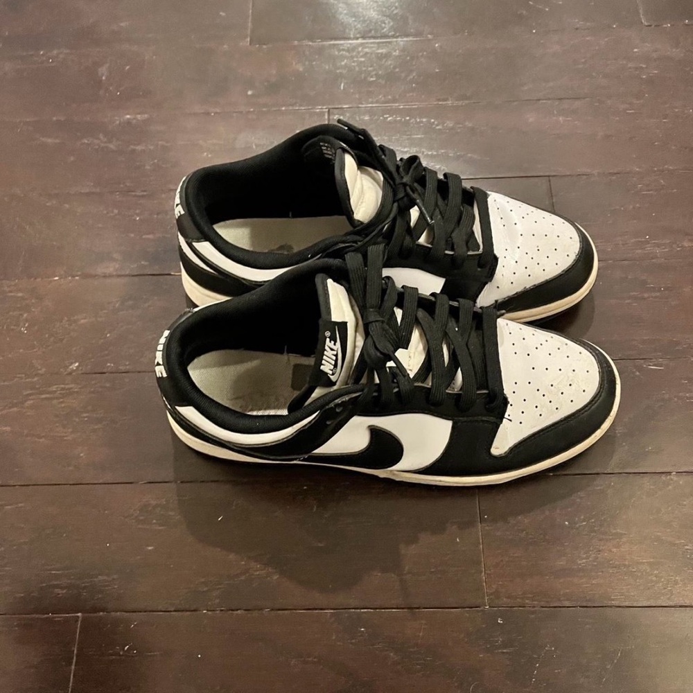 Nike Men's Classic Black and White Sneakers